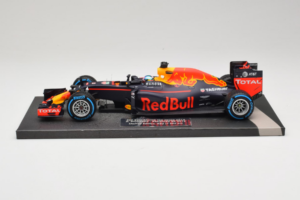 Red Bull RB12 Tag Heuer #3 D. Ricciardo Red Bull Racing Brazilian Grand Prix 2016 Minichamps 1:18 117161203 Resin