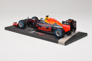 Red Bull RB12 Tag Heuer #3 D. Ricciardo Red Bull Racing Brazilian Grand Prix 2016 Minichamps 1:18 117161203 Resin – Bild 5 von 6