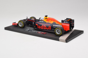 Red Bull RB12 Tag Heuer #3 D. Ricciardo Red Bull Racing Showcar 2016 Minichamps 1:18 117160003 Resin – Bild 5 von 7
