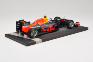 Red Bull RB12 Tag Heuer #33 M. Verstappen Red Bull Racing Showcar 2016 Minichamps 1:18 117161233 Resin – Bild 3 von 7