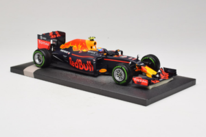 Red Bull RB12 Tag Heuer #33 M. Verstappen Red Bull Racing Showcar 2016 Minichamps 1:18 117161233 Resin – Bild 4 von 7