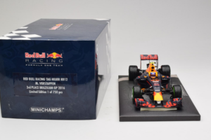 Red Bull RB12 Tag Heuer #33 M. Verstappen Red Bull Racing Showcar 2016 Minichamps 1:18 117161233 Resin – Bild 6 von 7