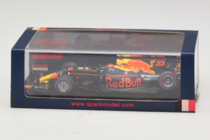 Red Bull RB13 Tag Heuer #33 M. Verstappen Belgian Grand Prix 2017 Spark 1:43 AM33SP8 Resin – Bild 4 von 4
