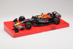 Red Bull RB18 #1 M. Verstappen Oracle Red Bull Racing Japanese Grand Prix Winner World Champion 2022 Minichamps 1:18 11322280 – Bild 2 von 7