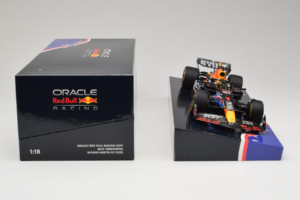 Red Bull RB19 #1 M. Verstappen Oracle Red Bull Racing United States Grand Prix Winner World Champion 2023 Minichamps 1:18 113 – Bild 6 von 7