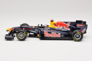Red Bull RB7 Renault #1 S. Vettel Red Bull Racing Showcar 2011 Minichamps 1:18 110110071-1 Metall – Bild 3 von 7