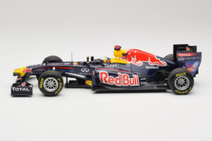 Red Bull RB7 Renault #1 S. Vettel Red Bull Racing World Champion 2011 Minichamps 1:18 110110001 Metall – Bild 3 von 6