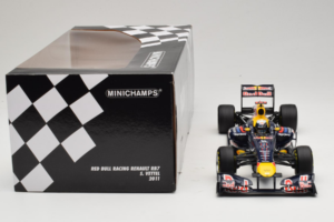 Red Bull RB7 Renault #1 S. Vettel Red Bull Racing World Champion 2011 Minichamps 1:18 110110001 Metall – Bild 6 von 6