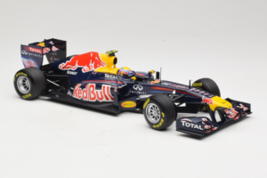 Red Bull RB7 Renault #2 M. Webber Red Bull Racing Showcar 2011 Minichamps 1:18 110110002 Metall – Bild 4 von 7
