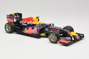 Red Bull RB8 Renault #2 M. Webber Red Bull Racing Showcar 2012 Minichamps 1:18 110120072 Metall – Bild 4 von 7
