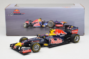 Red Bull RB8 Renault #2 M. Webber Red Bull Racing Showcar 2012 Minichamps 1:18 110120072 Metall – Bild 7 von 7