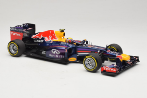 Red Bull RB9 Renault #2 M. Webber Infiniti Red Bull Racing Showcar 2013 Minichamps 1:18 110130072 Metall – Bild 4 von 6