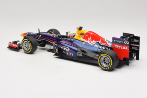 Red Bull RB9 Renault #2 M. Webber Infiniti Red Bull Racing Showcar 2013 Minichamps 1:18 110130072 Metall – Bild 5 von 6