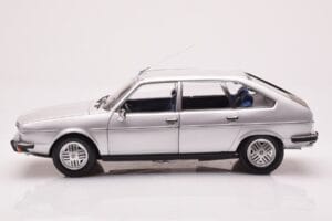 Renault 30 TX Silber Norev 1:18 185272 Metall – Bild 4 von 8