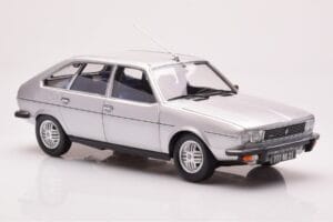 Renault 30 TX Silber Norev 1:18 185272 Metall – Bild 6 von 8