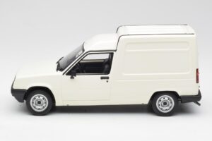 Renault Express Weiss Otto 1:18 OT466 Resin – Bild 3 von 5