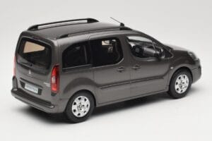 Renault Juvaquatre Break 300 kg Elfenbein Norev 1:18 185260 Metall – Bild 2 von 6