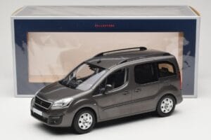 Renault Juvaquatre Break 300 kg Elfenbein Norev 1:18 185260 Metall – Bild 6 von 6