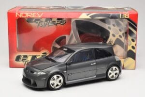 Renault Megane Mk2 RS Vampire Grey Norev 1:18 185101 Metall – Bild 8 von 8