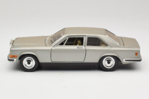 Rolls-Royce Camargue Silber Bburago 1:18 3001-M2 Metall – Bild 4 von 8