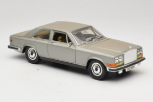 Rolls-Royce Camargue Silber Bburago 1:18 3001-M2 Metall – Bild 6 von 8