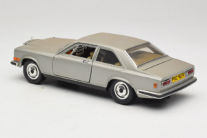 Rolls-Royce Camargue Silber Bburago 1:18 3001-M2 Metall – Bild 7 von 8