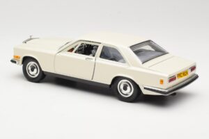 Rolls-Royce Camargue Weiss Bburago 1:22 3001-M1 Metall – Bild 7 von 8
