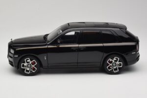 Rolls-Royce Cullinan Schwarz Mit Gold Coachline & Shadow Wheels OEM 1:18 028-15A Metall – Bild 4 von 8