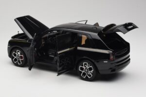 Rolls-Royce Cullinan Schwarz Mit Gold Coachline & Shadow Wheels OEM 1:18 028-15A Metall – Bild 5 von 8