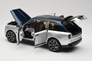 Rolls-Royce Cullinan Blau & Silber Zweifarbig OEM 1:18 028-16B Metall – Bild 5 von 8