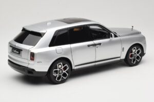Rolls-Royce Cullinan Silber Mit Shadow Wheels OEM 1:18 028-16A Metall – Bild 3 von 8