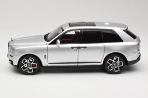 Rolls-Royce Cullinan Silber Mit Shadow Wheels OEM 1:18 028-16A Metall – Bild 4 von 8