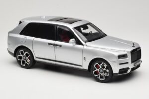 Rolls-Royce Cullinan Silber Mit Shadow Wheels OEM 1:18 028-16A Metall – Bild 6 von 8