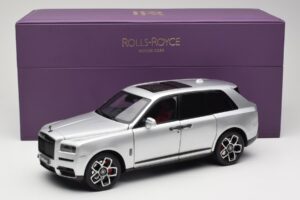 Rolls-Royce Cullinan Silber Mit Shadow Wheels OEM 1:18 028-16A Metall – Bild 8 von 8