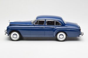 Rolls-Royce Silver Cloud III Flying Spur Mulliner RHD Dunkelblau MCG 1:18 MCG18124 Metall – Bild 3 von 6