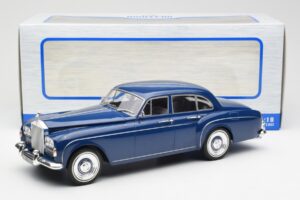 Rolls-Royce Silver Cloud III Flying Spur Mulliner RHD Dunkelblau MCG 1:18 MCG18124 Metall – Bild 6 von 6