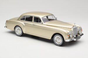 Rolls-Royce Silver Cloud III Flying Spur H.J. Mulliner Gold MCG 1:18 MCG18058 Metall – Bild 4 von 6