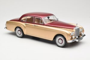 Rolls-Royce Silver Cloud III Flying Spur H.J. Mulliner Rot & Gold MCG 1:18 MCG18132 Metall – Bild 4 von 6