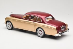 Rolls-Royce Silver Cloud III Flying Spur H.J. Mulliner Rot & Gold MCG 1:18 MCG18132 Metall – Bild 5 von 6