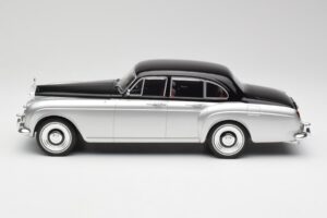 Rolls-Royce Silver Cloud III Mulliner Silber & Schwarz MCG 1:18 MCG18128 Metall – Bild 3 von 6