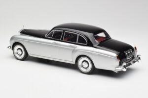 Rolls-Royce Silver Cloud III Mulliner Silber & Schwarz MCG 1:18 MCG18128 Metall – Bild 5 von 6