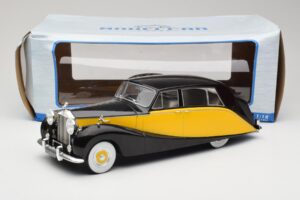 Rolls-Royce Silver Wraith Empress by Hooper Schwarz & Gelb MCG 1:18 MCG18066 Metall – Bild 6 von 6