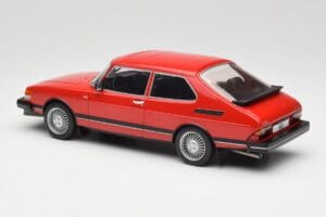 Saab 900 GL Rot MCG 1:18 MCG18340 Metall – Bild 4 von 6