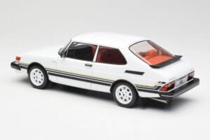 Saab 900 Turbo Weiss MCG 1:18 MCG18339 Metall – Bild 5 von 6