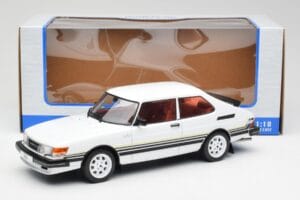 Saab 900 Turbo Weiss MCG 1:18 MCG18339 Metall – Bild 6 von 6