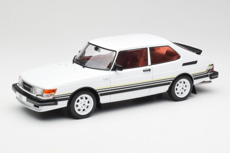 Saab 900 Turbo Weiss MCG 1:18 MCG18339 Metall