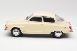 Saab 96 V4 Beige MCG 1:18 MCG18059 Metall – Bild 3 von 6