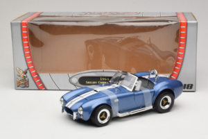 Shelby Cobra 427 S/C Blau Weißer Streifen Road Signature 1:18 92058-P2 Metall – Bild 6 von 6