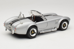 Shelby Cobra 427S/C Silber Mit Schwarzen Streifen Road Signature 1:18 92058 Metall – Bild 3 von 8