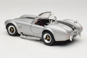 Shelby Cobra 427S/C Silber Mit Schwarzen Streifen Road Signature 1:18 92058 Metall – Bild 7 von 8